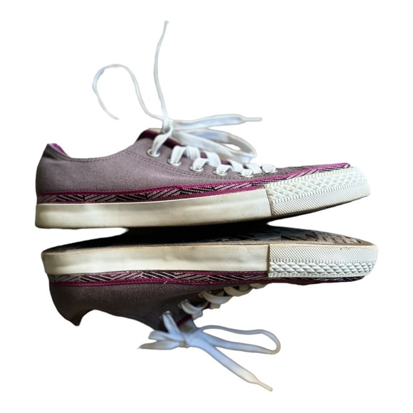 Converse Gray and Fuchsia Low Top Sneakers Size 8 Ladies Gray & Purple Sneakers - Picture 6 of 14